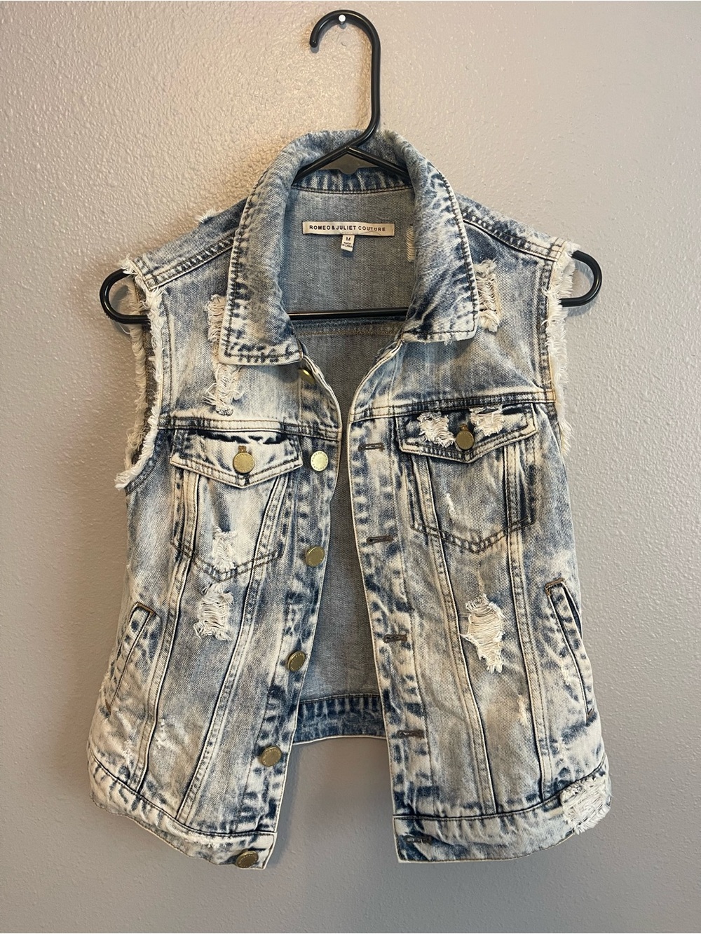 Romeo & Juliet Couture Distressed Acid Wash Denim Vest - Light Blue & White